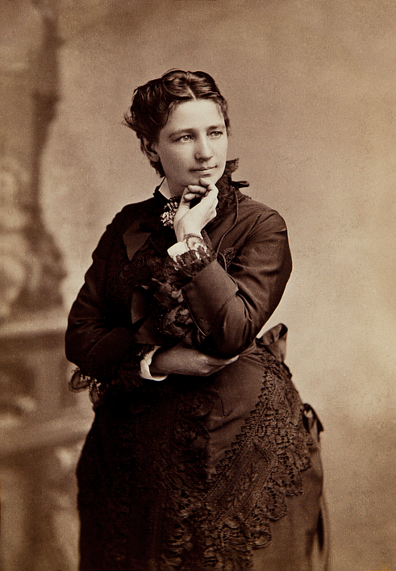 Victoria Woodhull. Bradley & Rulofson, 429 Montgomery Street, San Francisco, Public domain, via Wikimedia Commons; https://upload.wikimedia.org/wikipedia/commons/d/d0/Victoria-Woodhull-by-Bradley-%26-Rulofson.png Victoria Woodhull. Bradley & Rulofson, 429 Montgomery Street, San Francisco, Public domain, via Wikimedia Commons; https://upload.wikimedia.org/wikipedia/commons/d/d0/Victoria-Woodhull-by-Bradley-%26-Rulofson.png