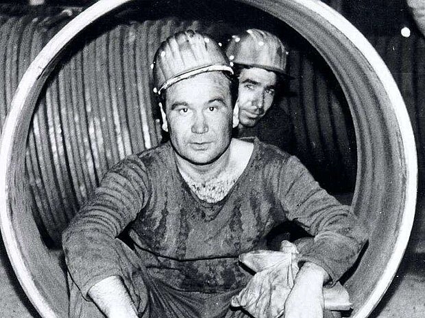 Ein Arbeiter aus der Türkei in der Pause bei der Firma Crede, Foto: Privatbestand O. Karakas Ein Arbeiter aus der Türkei in der Pause bei der Firma Crede, Foto: Privatbestand O. Karakas